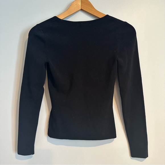 H&M knit long sleeve shirt/sweater - Picture 2 of 2